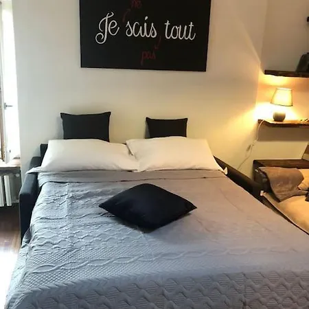 La Petite Maison - Two-room アパート